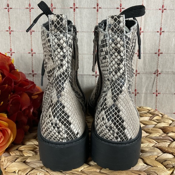 Linea Paolo “Trinity” Snakeskin Embossed Leather Combat Boots Lace Up & Zip Sz 5 - Picture 4 of 8